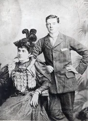 Winston Churchill édesanyjával, Lady Randolph Churchill-lel